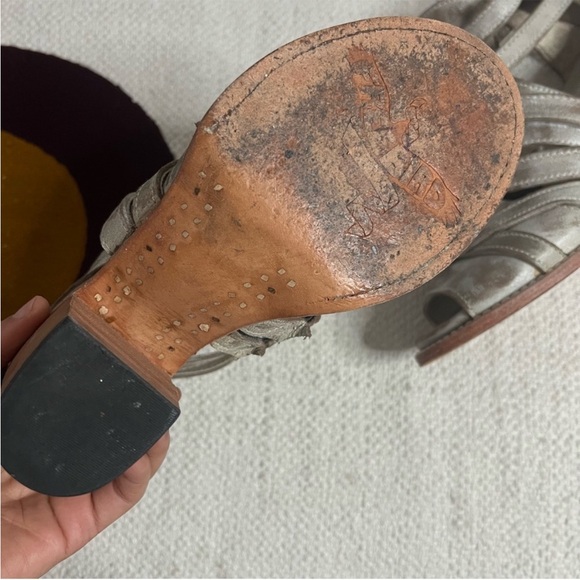 Freebird claw size 8- ice - Picture 3 of 3